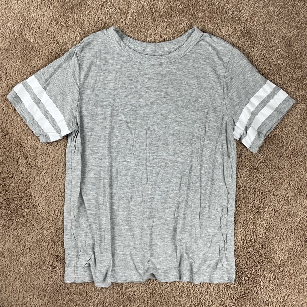 American Eagle Grey Shirt